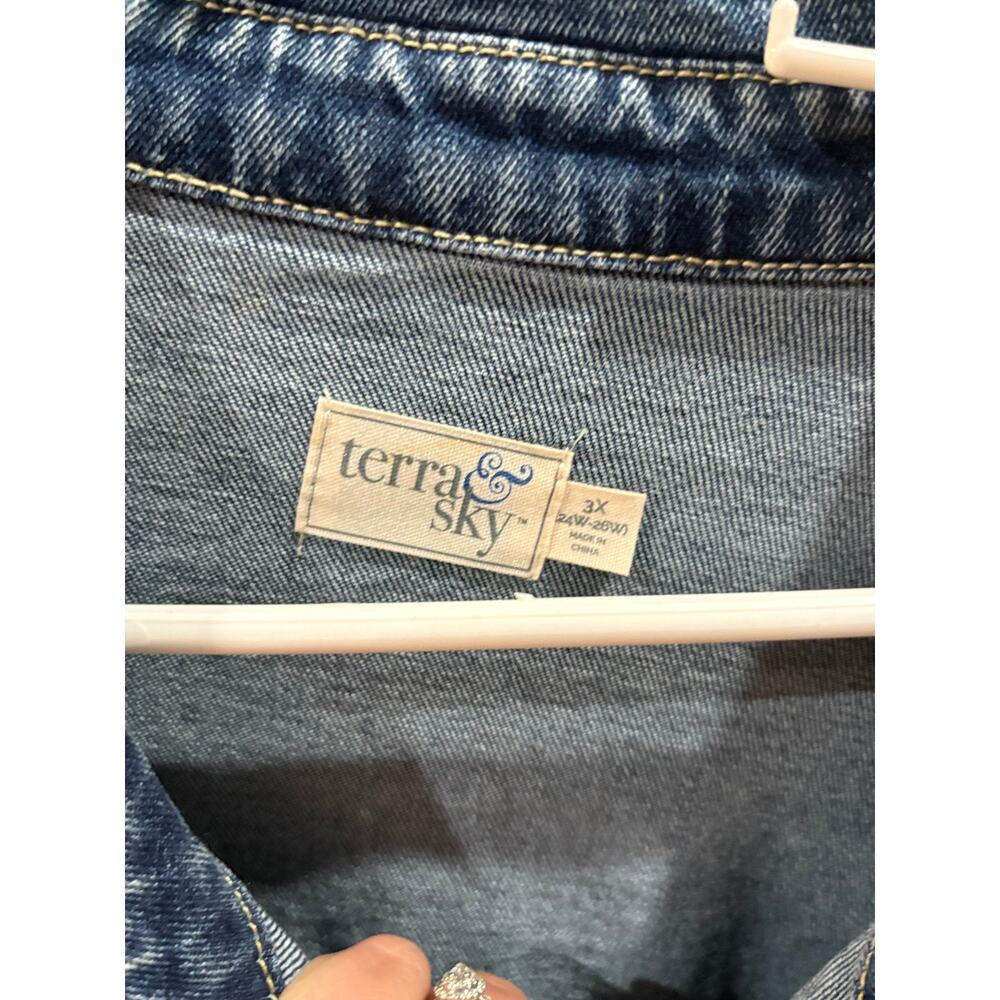 Terra & Sky Denim Button Up Shirt 3X Plus Size Chambray Oversized Shacket - Picture 3 of 5